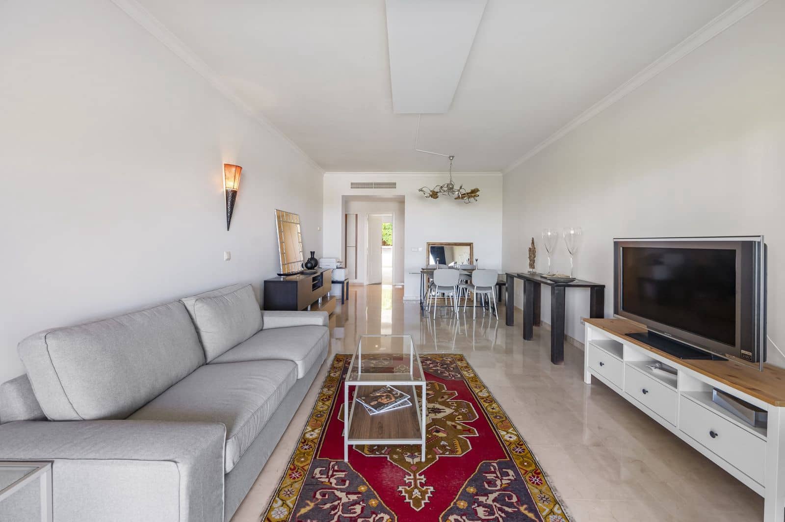 2 bedroom Apartment for sale in Benahavis - € 450,000 (Ref: 10020494)