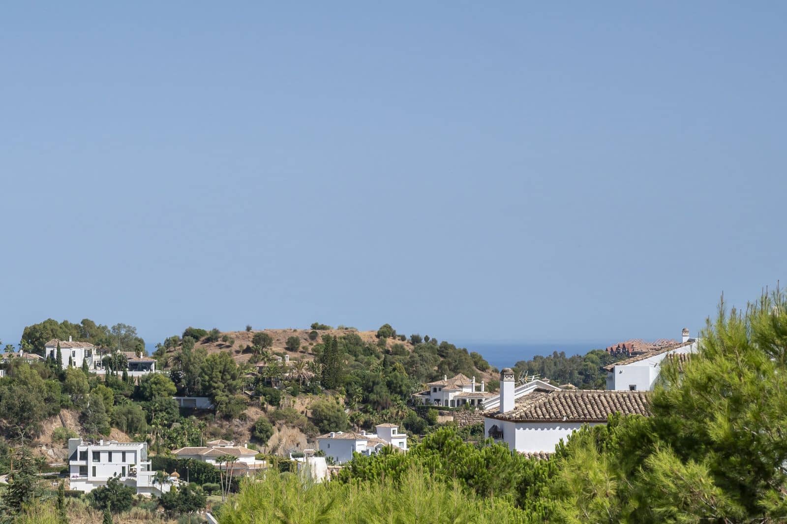 2 bedroom Apartment for sale in Benahavis - € 450,000 (Ref: 10020494)