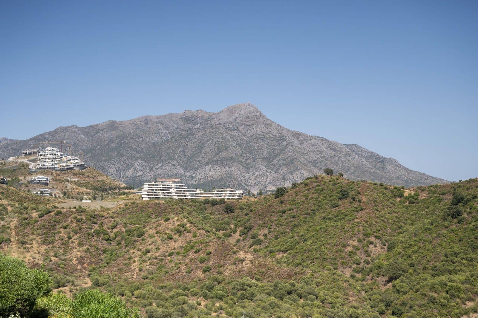 2 bedroom Apartment for sale in Benahavis - € 450,000 (Ref: 10020494)