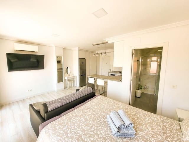 1 bedroom Studio for sale in Elviria, Marbella - € 360,000 (Ref: 10020495)