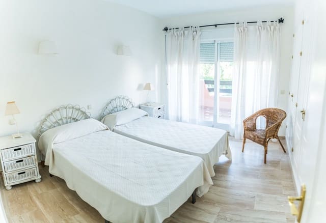 2 Zimmer Apartment zu verkaufen in Guadalmina Baja, Marbella - 619.500 € (Ref: 10020498)