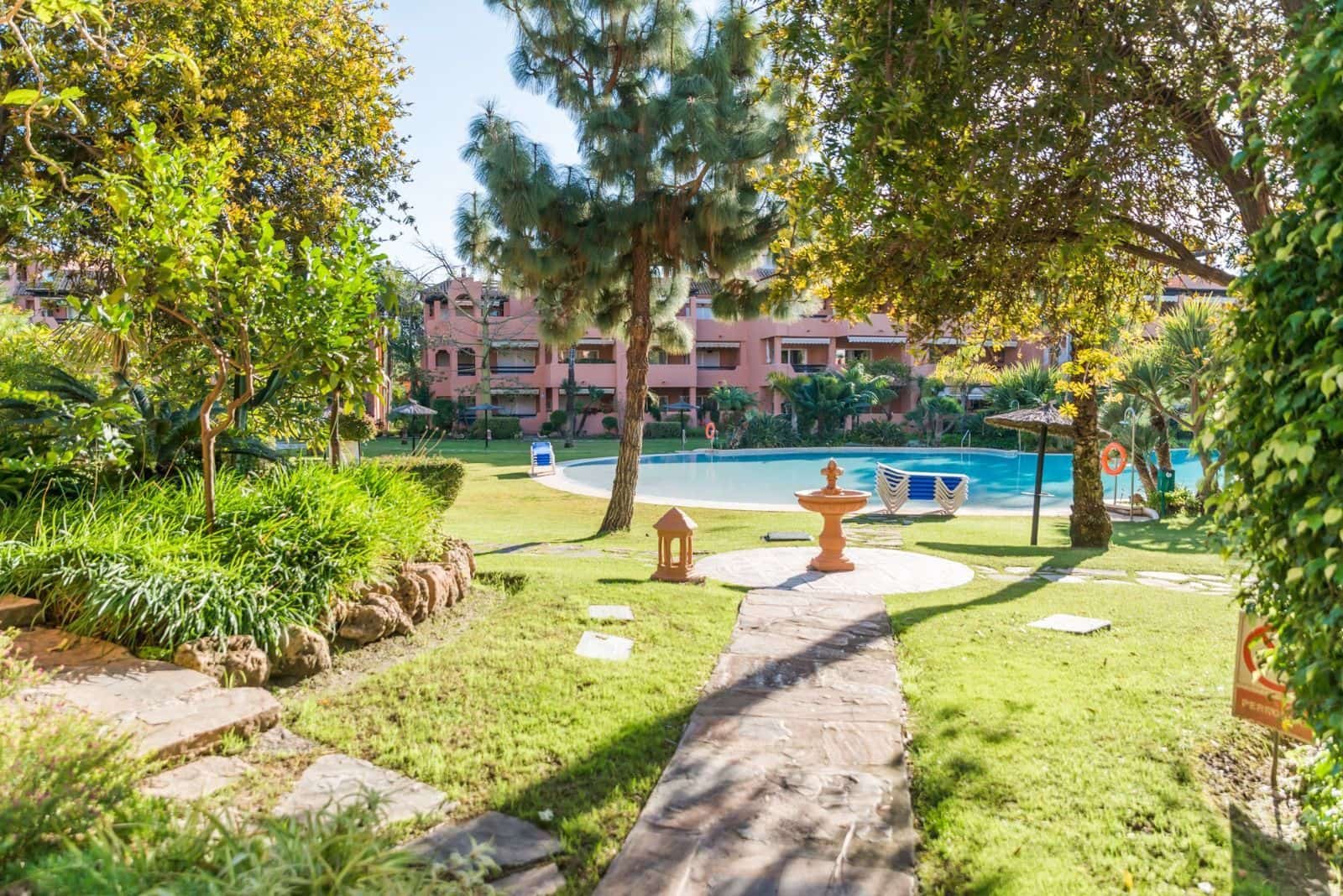 2 Zimmer Apartment zu verkaufen in Guadalmina - 619.500 € (Ref: 10020498)