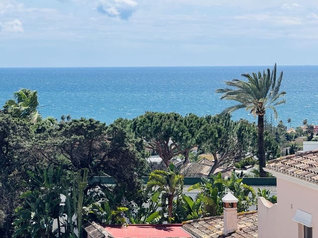 4 bedroom Villa for sale in Elviria, Marbella - € 1,199,000 (Ref: 10020503)