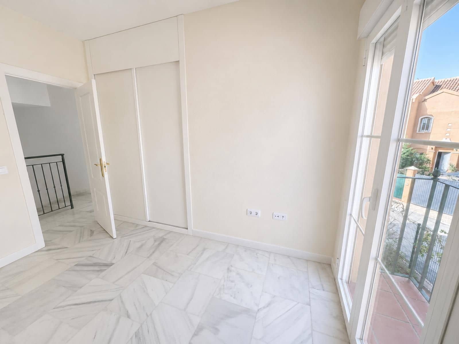 Chalet de 3 habitaciones en Riviera del Sol en venta - 476.000 € (Ref: 10020504)