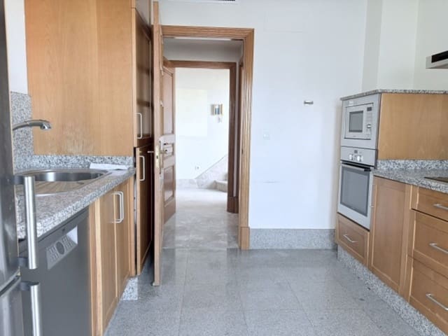 3 bedroom Apartment for sale in Santa Clara, Marbella - € 750,000 (Ref: 10020510)