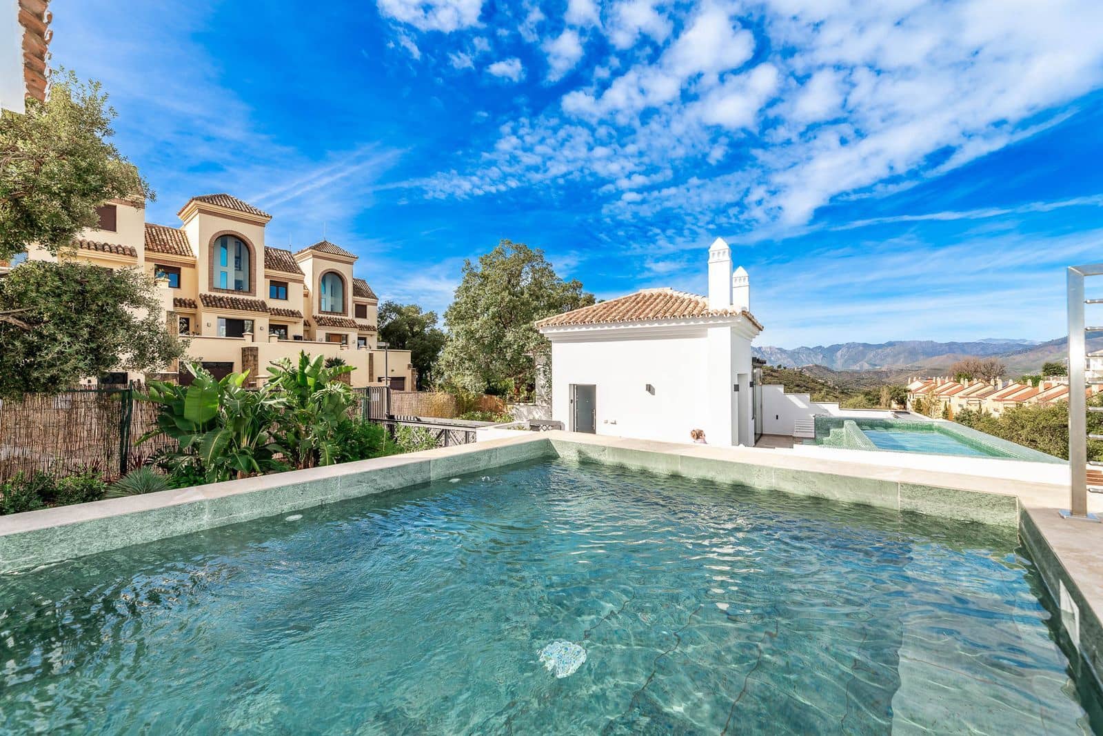 3 soveværelse Semi-Rækkehus til salg i Marbella - € 1.275.000 (Ref: 10020514)