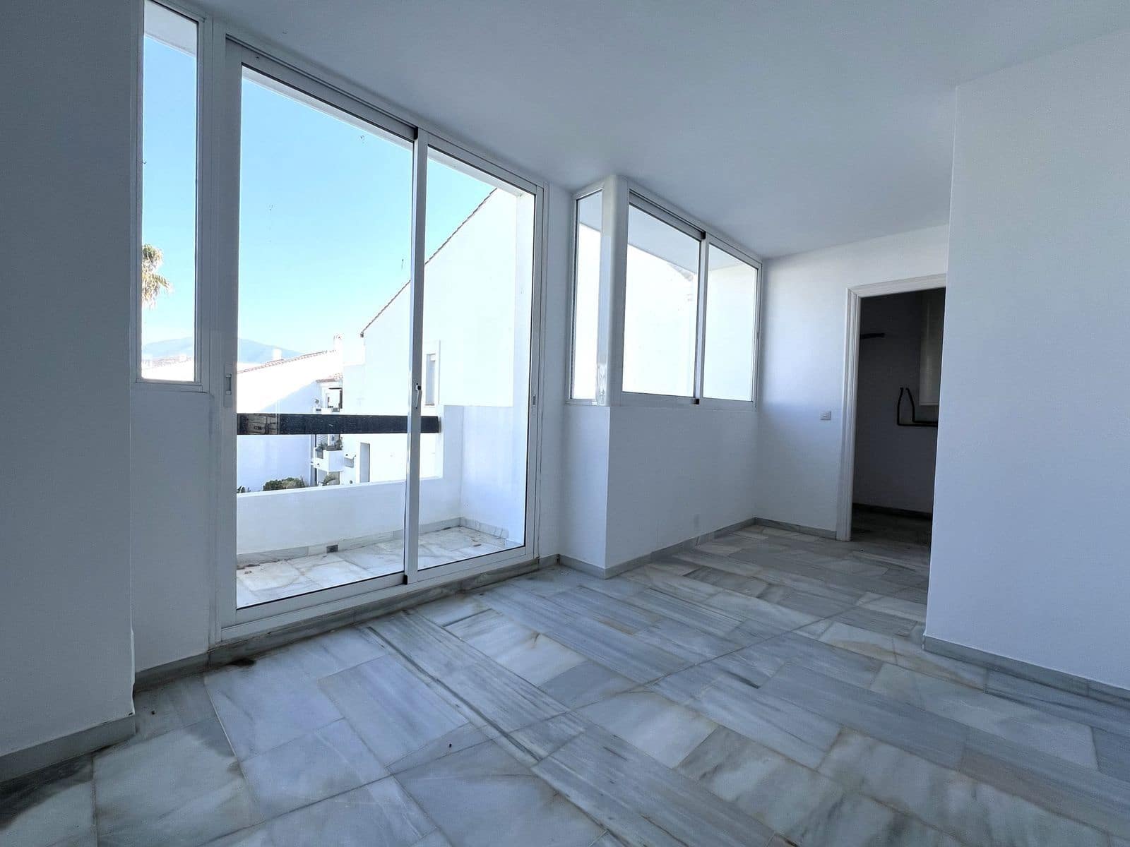 2 Zimmer Apartment zu verkaufen in Estepona - 425.000 € (Ref: 10020517)
