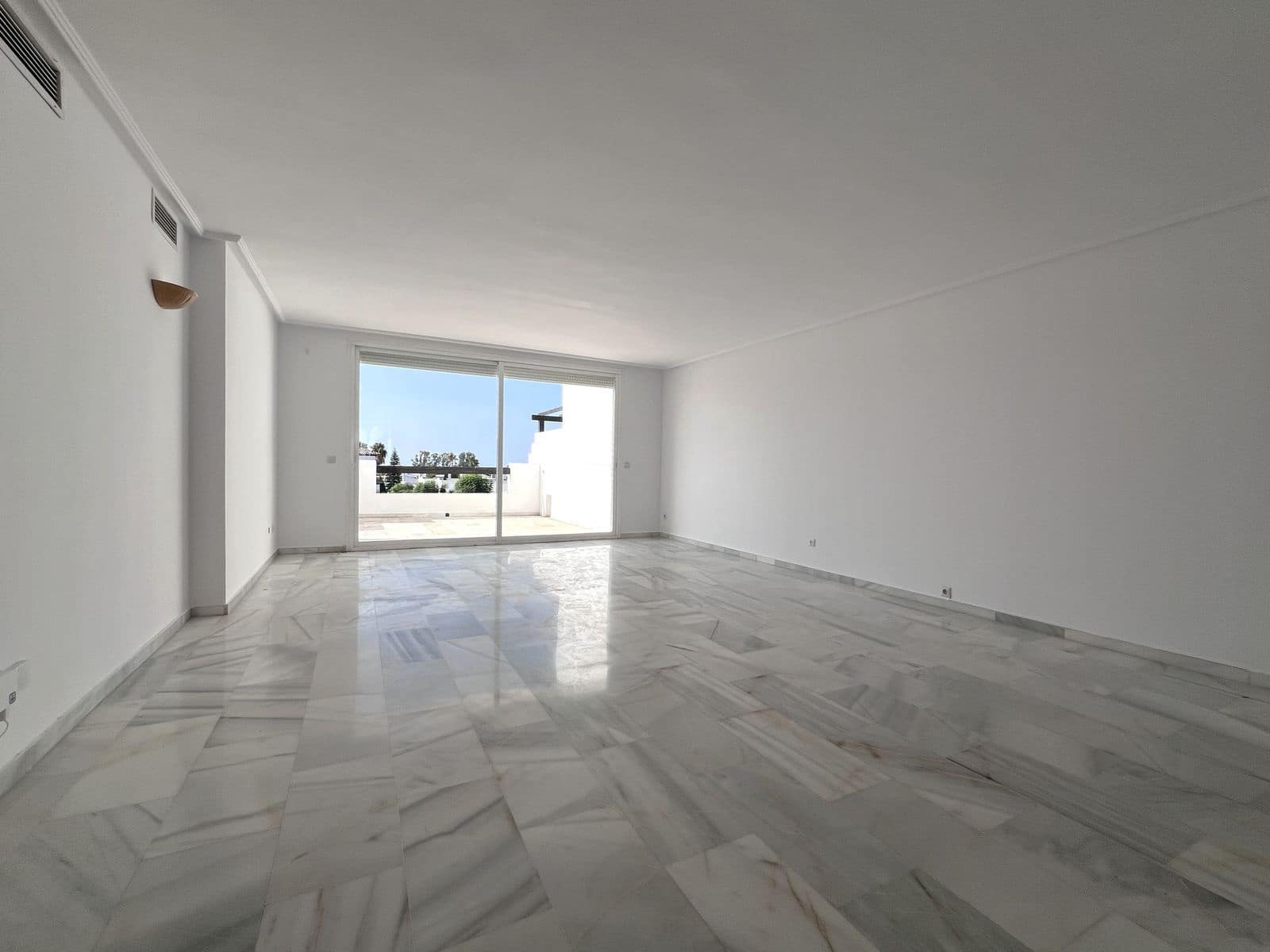 2 Zimmer Apartment zu verkaufen in Estepona - 425.000 € (Ref: 10020517)