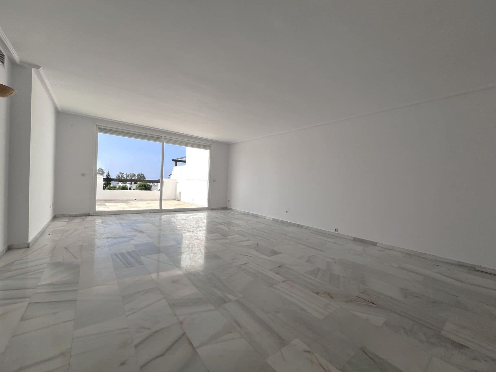 2 Zimmer Apartment zu verkaufen in Estepona - 425.000 € (Ref: 10020517)