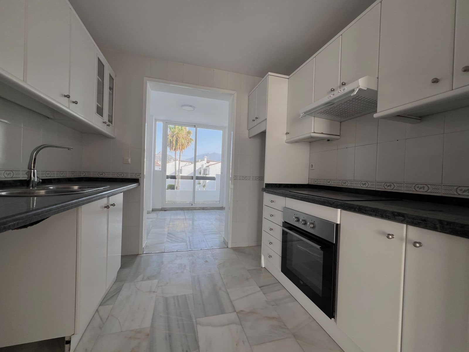 2 Zimmer Apartment zu verkaufen in Estepona - 425.000 € (Ref: 10020517)