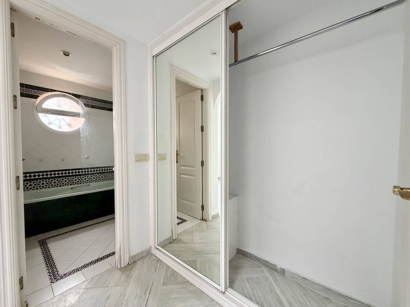 2 sovrum Hus till salu i Estepona - 699 000 € (Ref: 10020520)