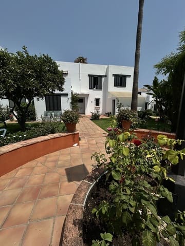 3 slaapkamer Huis te koop in San Pedro de Alcantara, Marbella - € 1.150.000 (Ref: 10020522)