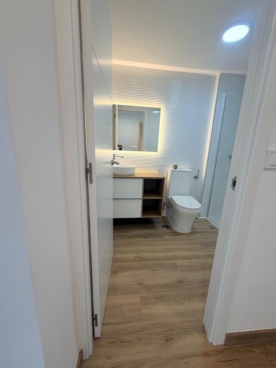 Apartamento de 2 habitaciones en Benalmádena en venta - 305.000 € (Ref: 10020523)
