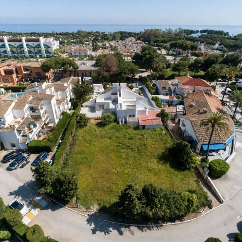 Restaurant/Bar til salgs i El Paraiso, Estepona - € 1 195 000 (Ref: 10020527)
