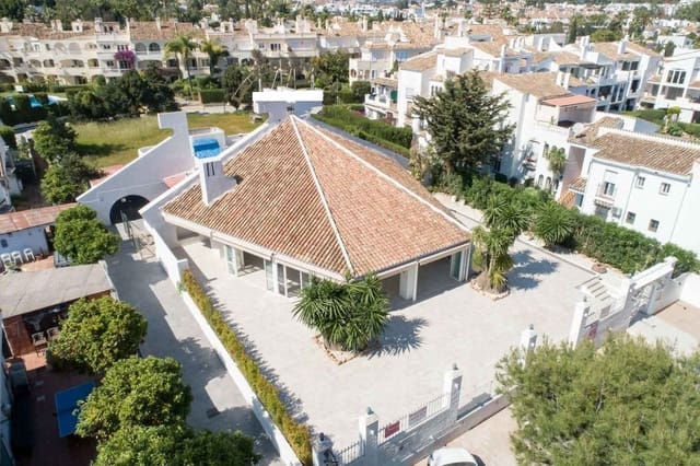 Restaurant/Bar til salgs i El Paraiso, Estepona - € 1 195 000 (Ref: 10020527)