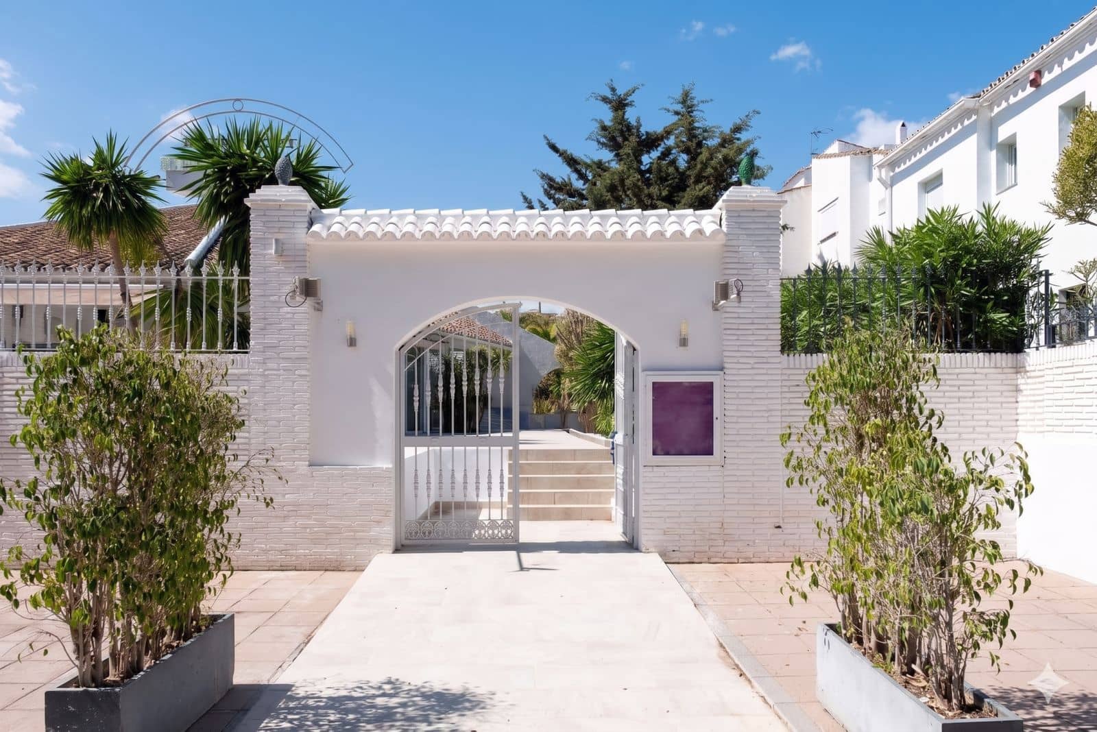 Bar/Restaurant zu verkaufen in El Paraiso - 1.195.000 € (Ref: 10020527)