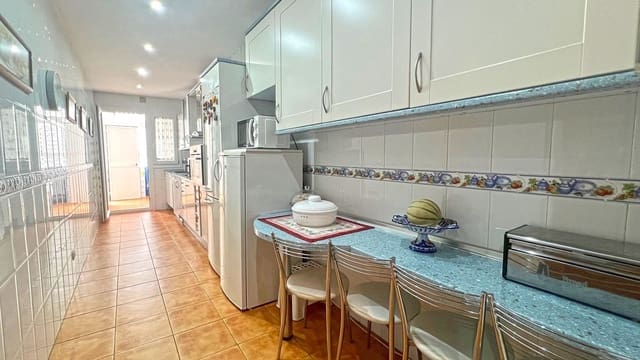 3 bedroom Apartment for sale in Marbella - € 1,300,000 (Ref: 10020532)