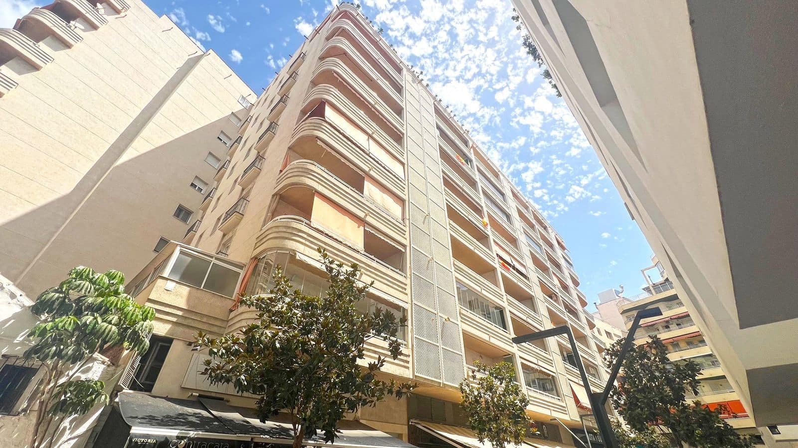 3 bedroom Apartment for sale in Marbella - € 1,300,000 (Ref: 10020532)