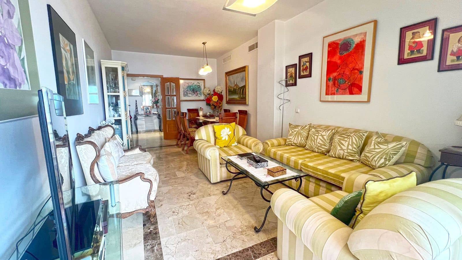 3 bedroom Apartment for sale in Marbella - € 1,300,000 (Ref: 10020532)