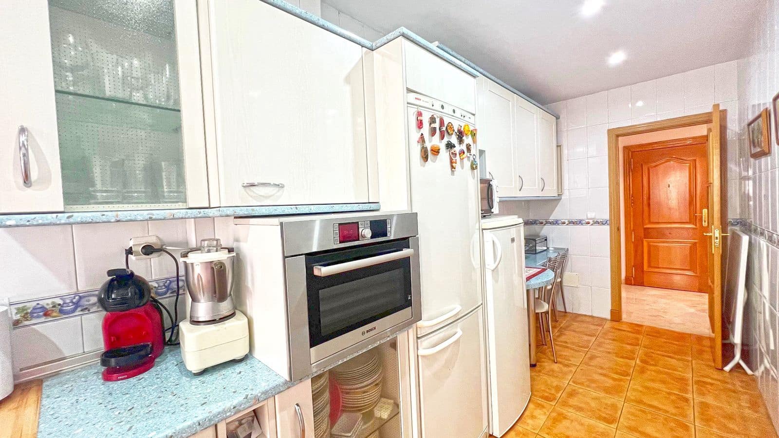 3 bedroom Apartment for sale in Marbella - € 1,300,000 (Ref: 10020532)
