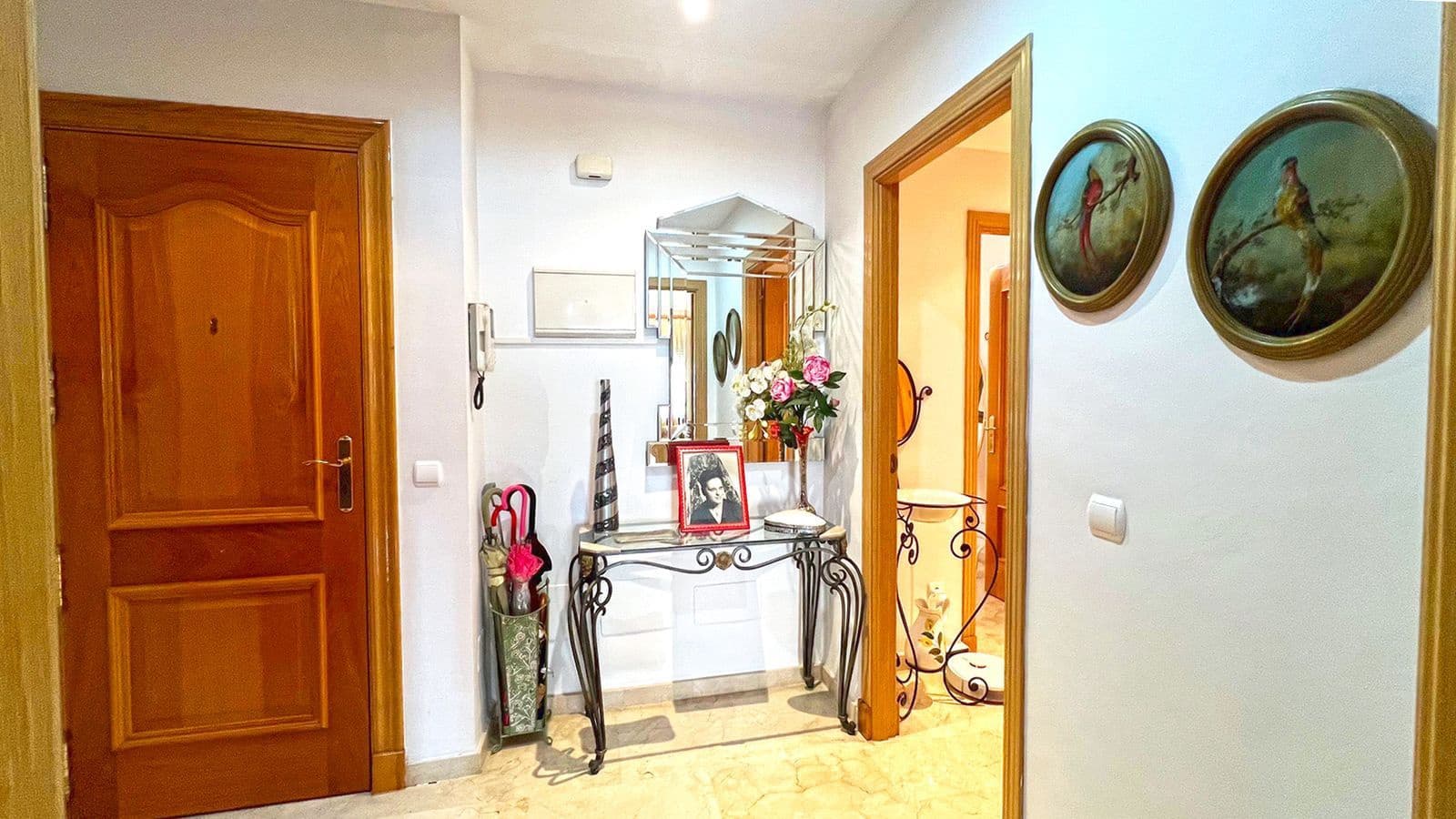 3 bedroom Apartment for sale in Marbella - € 1,300,000 (Ref: 10020532)