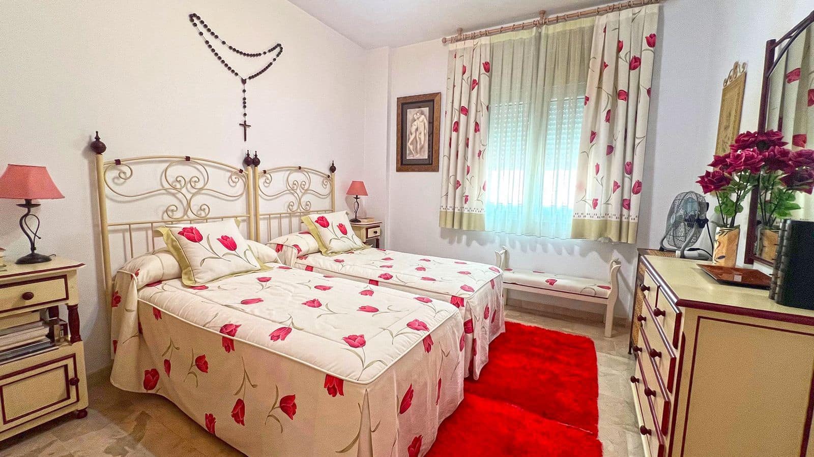 3 bedroom Apartment for sale in Marbella - € 1,300,000 (Ref: 10020532)