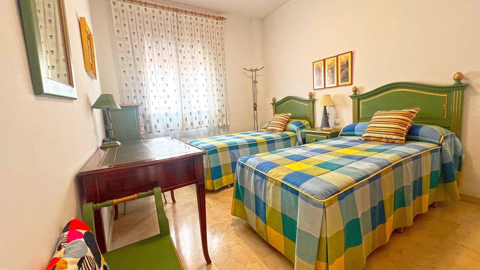 3 bedroom Apartment for sale in Marbella - € 1,300,000 (Ref: 10020532)