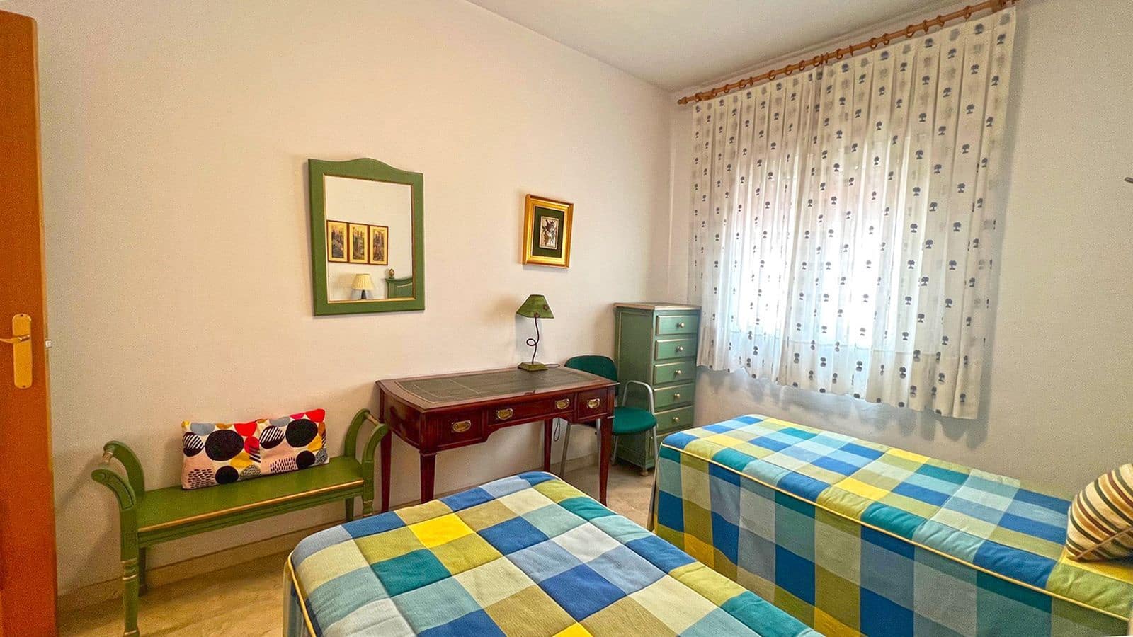 3 bedroom Apartment for sale in Marbella - € 1,300,000 (Ref: 10020532)