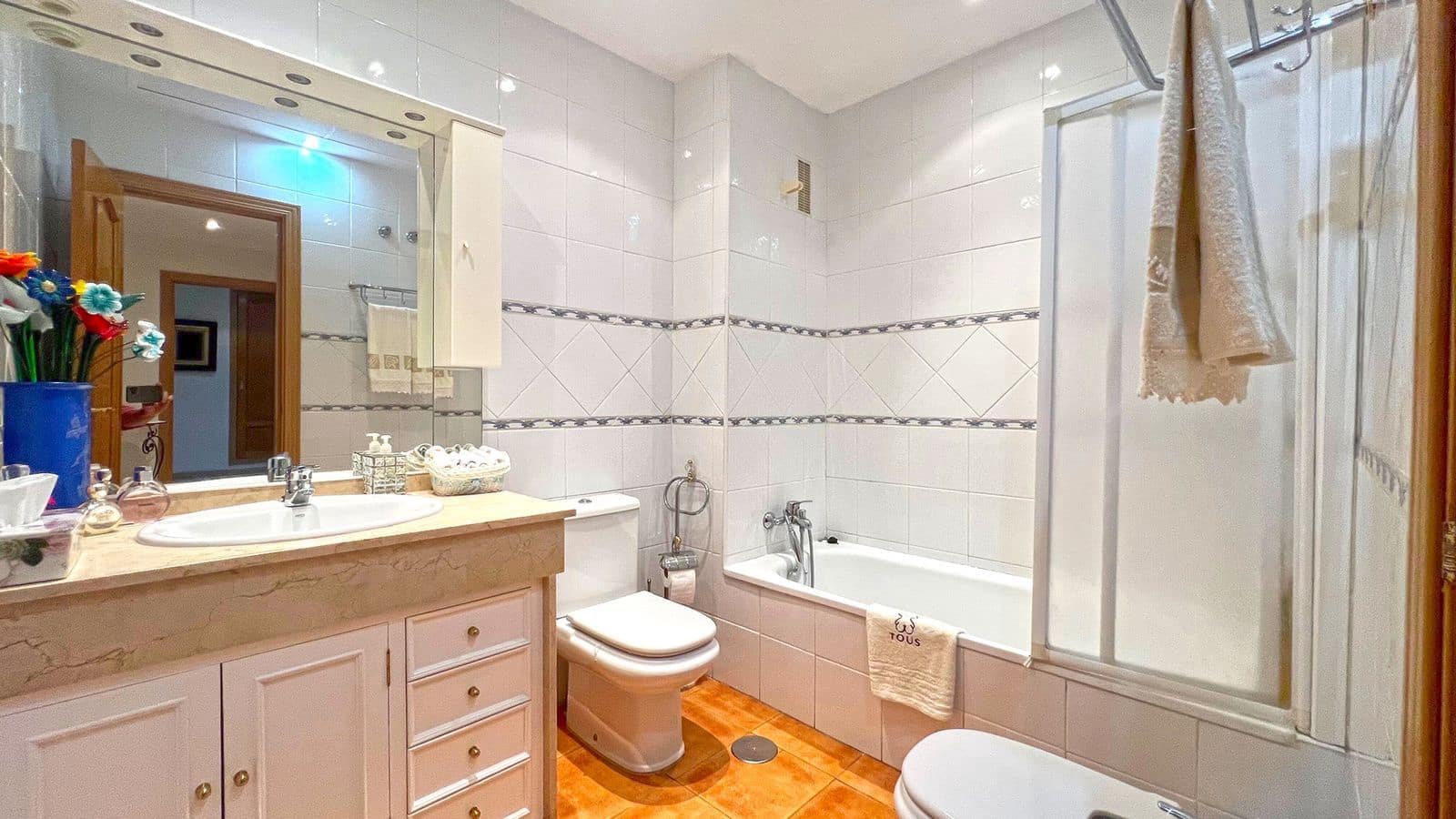3 bedroom Apartment for sale in Marbella - € 1,300,000 (Ref: 10020532)