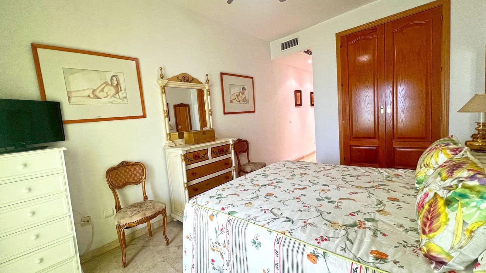 3 bedroom Apartment for sale in Marbella - € 1,300,000 (Ref: 10020532)