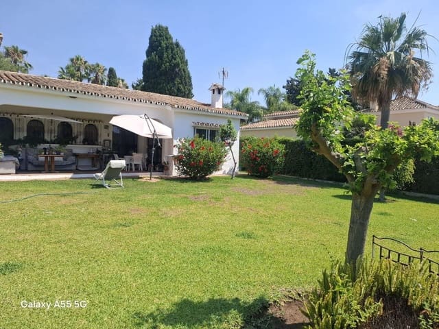 5 soveværelse Villa til salg i Saladillo-Benamara, Estepona - € 965.000 (Ref: 10020535)