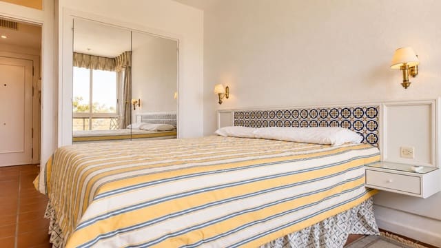 2 soverom Leilighet til salgs i Nueva Andalucia, Marbella - € 450 000 (Ref: 10020541)