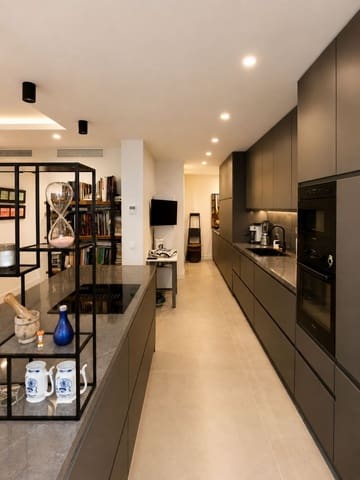 2 soveværelse Lejlighed til salg i Estepona - € 635.000 (Ref: 10020542)