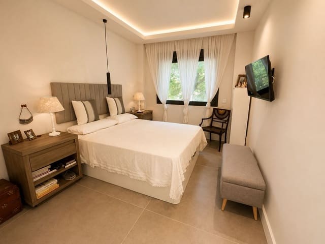 2 soveværelse Lejlighed til salg i Estepona - € 635.000 (Ref: 10020542)