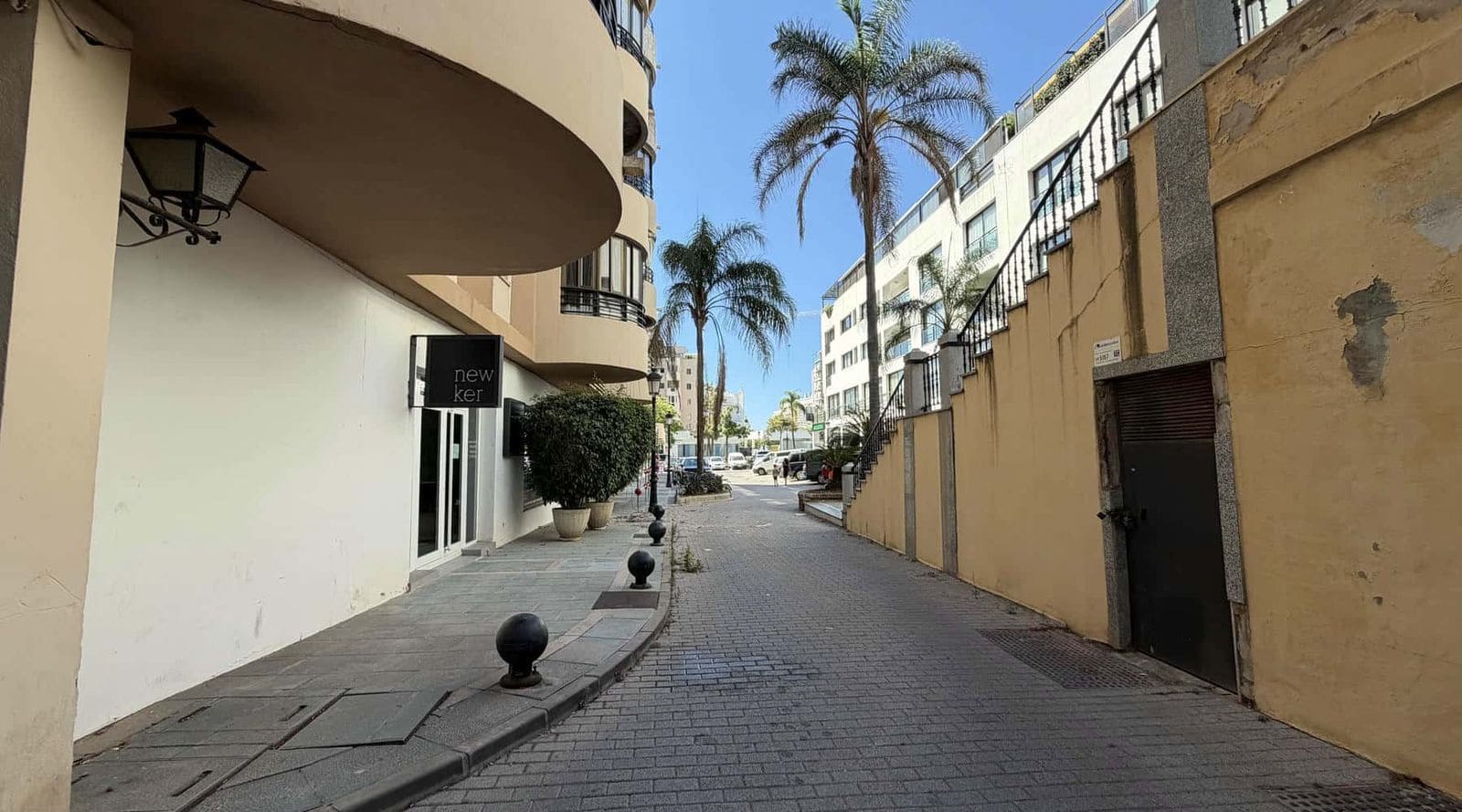 2 bedroom Apartment for sale in Marbella - € 425,000 (Ref: 10020545)