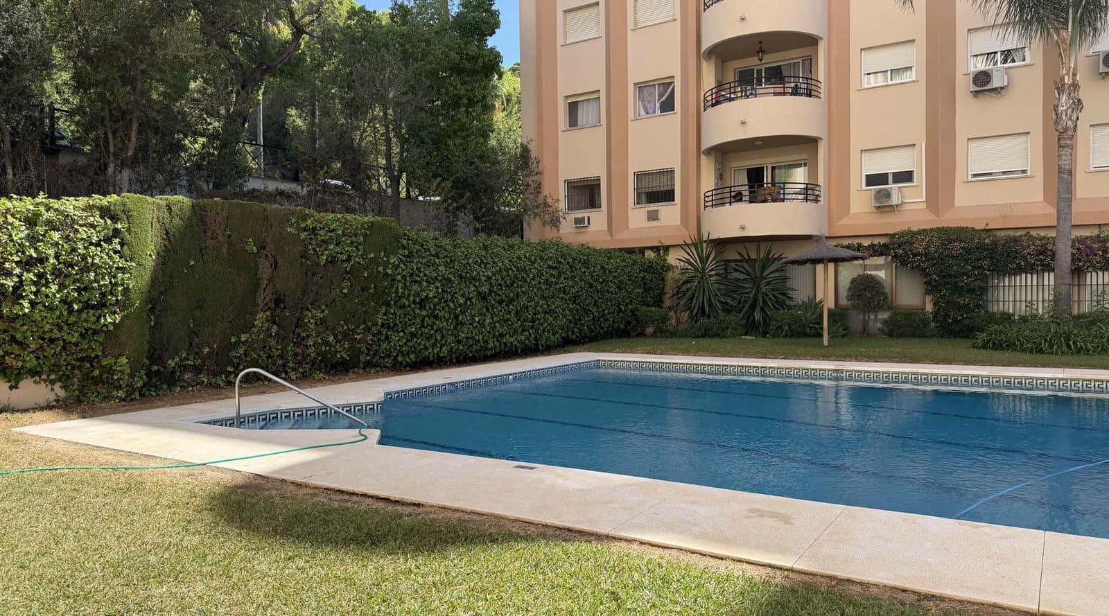2 bedroom Apartment for sale in Marbella - € 425,000 (Ref: 10020545)