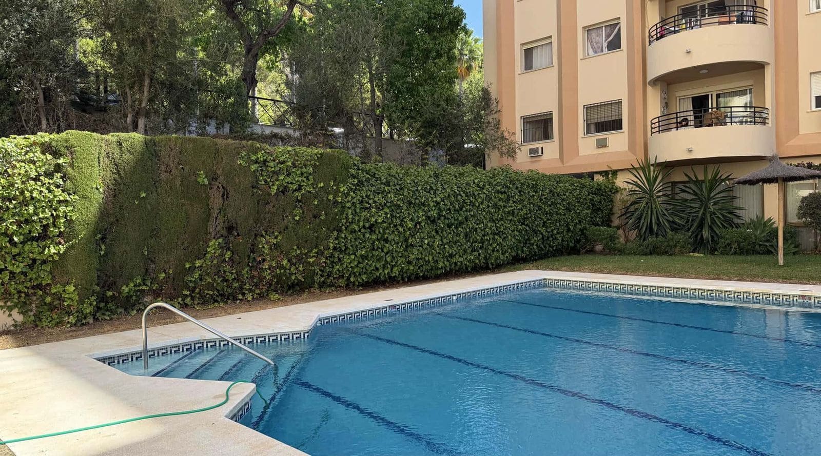 2 bedroom Apartment for sale in Marbella - € 425,000 (Ref: 10020545)