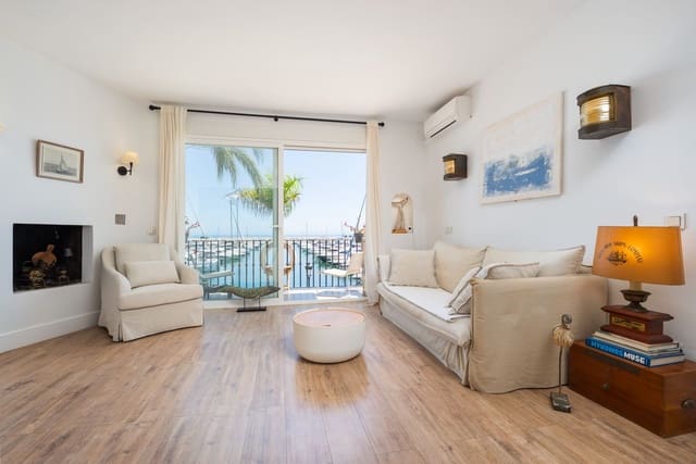 1 bedroom Apartment for sale in Puerto Banus, Marbella - € 749,000 (Ref: 10020546)