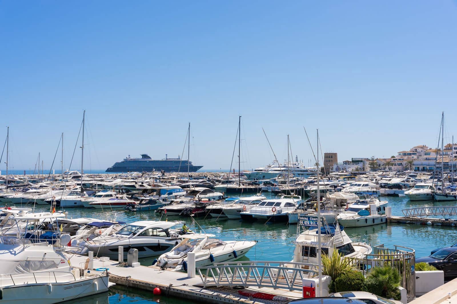 1 bedroom Apartment for sale in Puerto Banus - € 749,000 (Ref: 10020546)