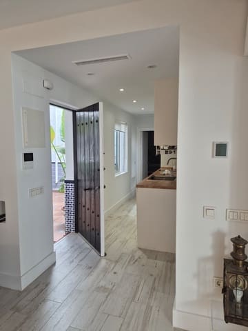 2 soveværelse Lejlighed til salg i Puerto Banus, Marbella - € 549.000 (Ref: 10020547)