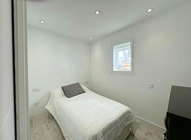 2 soveværelse Lejlighed til salg i Puerto Banus, Marbella - € 549.000 (Ref: 10020547)