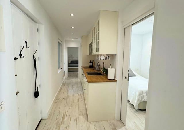2 soveværelse Lejlighed til salg i Puerto Banus, Marbella - € 549.000 (Ref: 10020547)