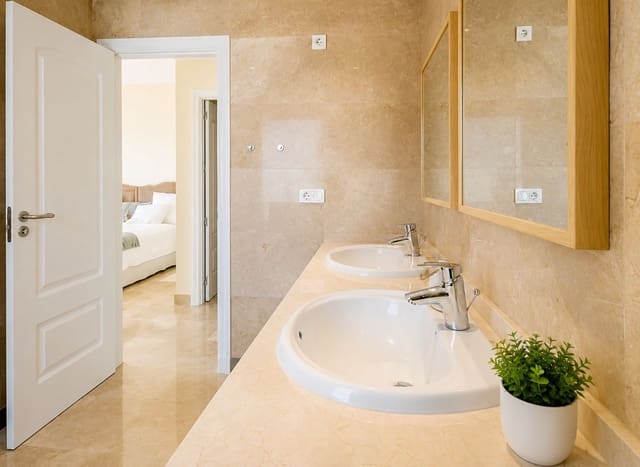 3 bedroom Semi-detached Villa for sale in La Alcaidesa - € 630,000 (Ref: 10020550)