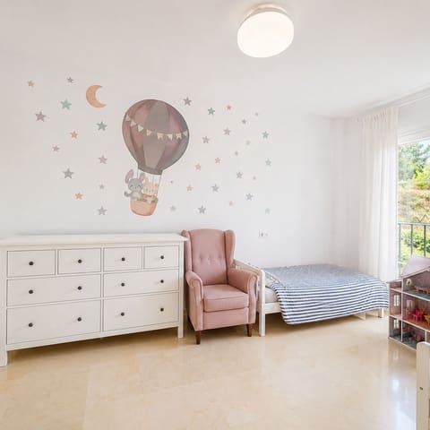 3 soveværelse Lejlighed til salg i Los Arqueros, Benahavís - € 459.000 (Ref: 10020551)