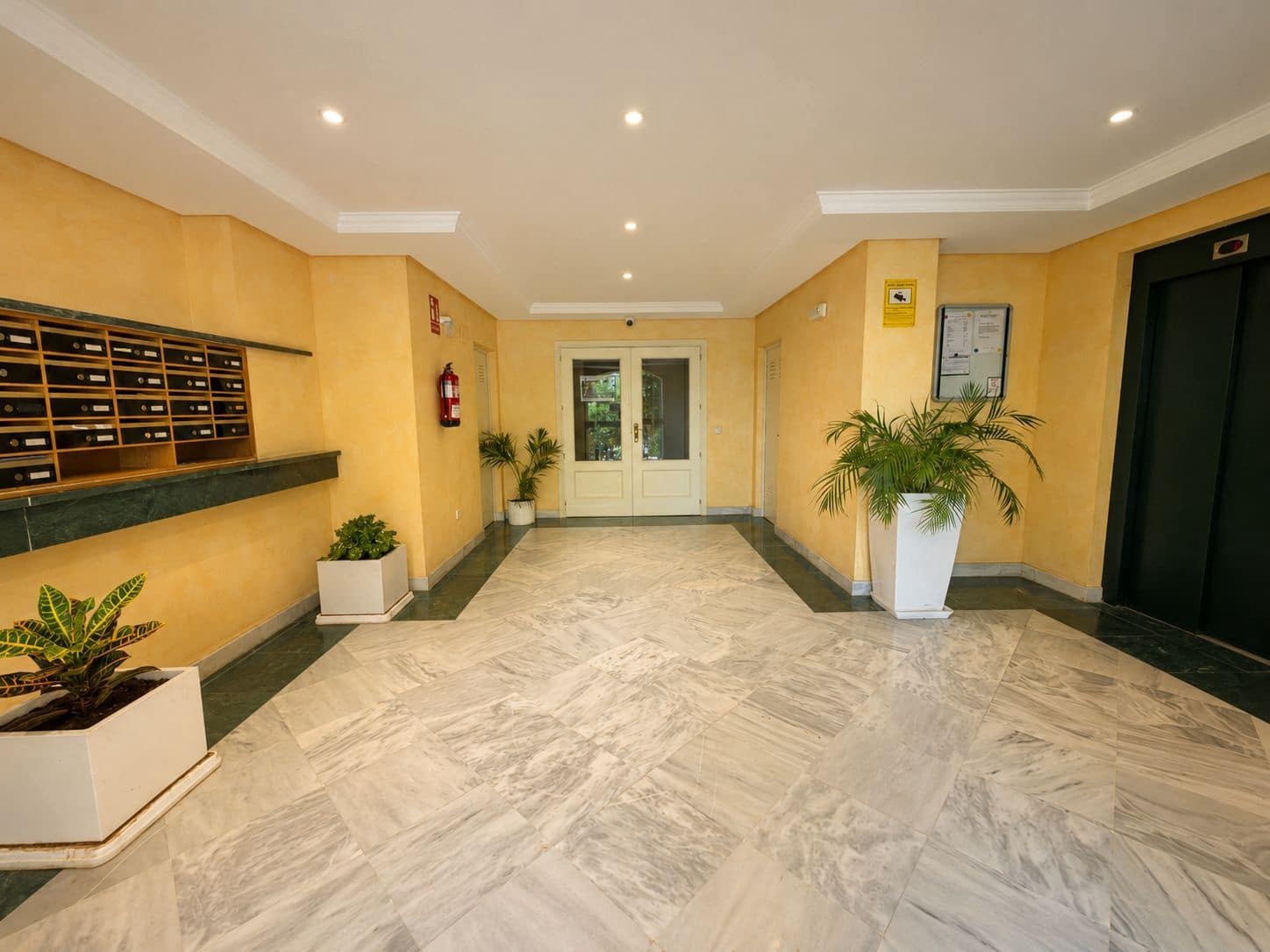 Apartamento de 2 habitaciones en Marbella en venta - 450.000 € (Ref: 10020554)