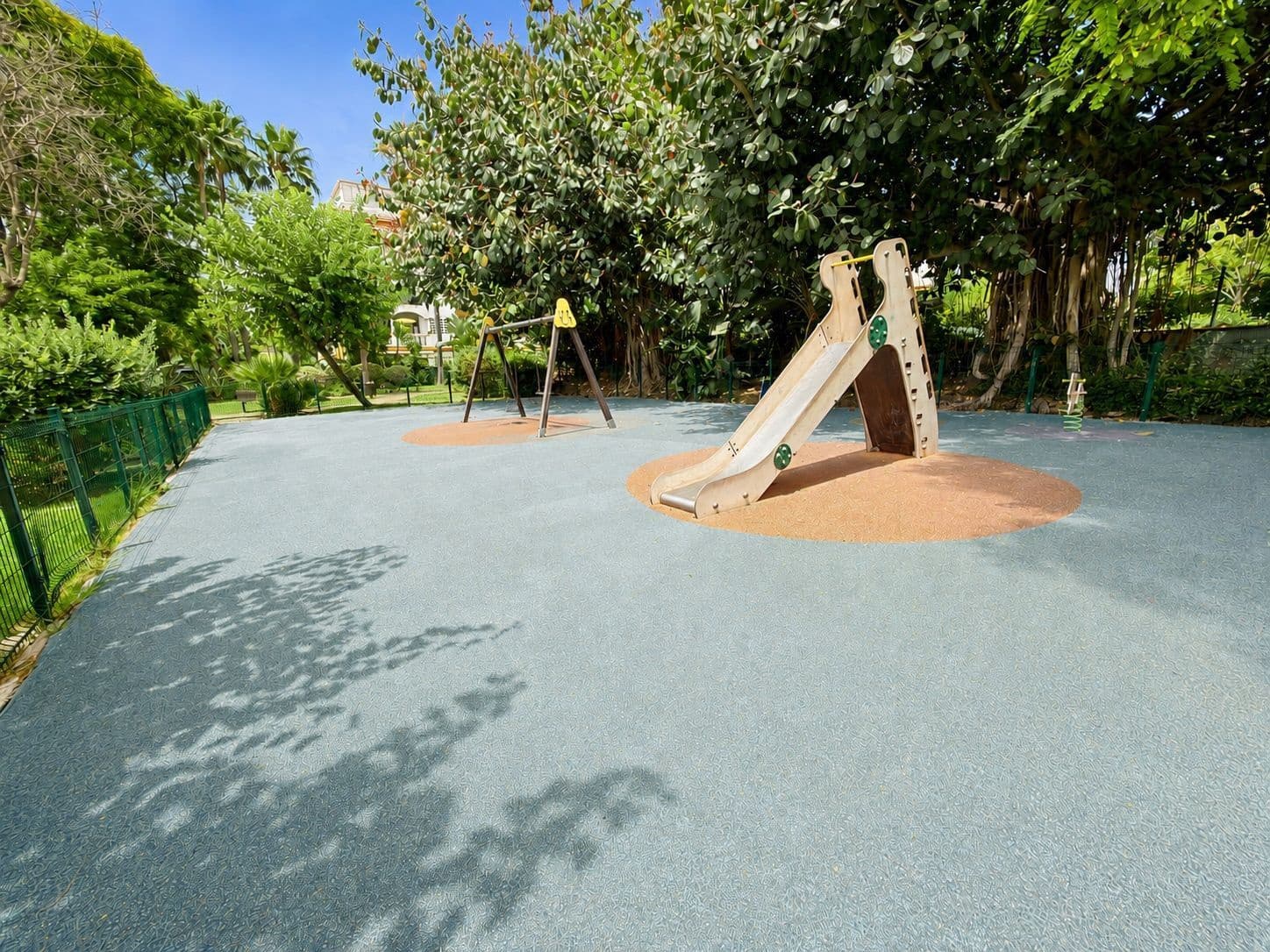 Apartamento de 2 habitaciones en Marbella en venta - 450.000 € (Ref: 10020554)