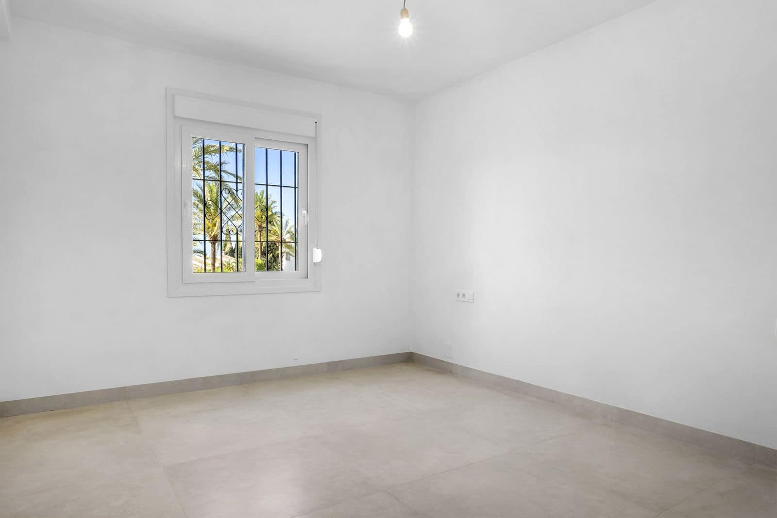 3 sypialnia Apartament na sprzedaż w Nueva Andalucia - 875 000 € (Ref: 10020557)