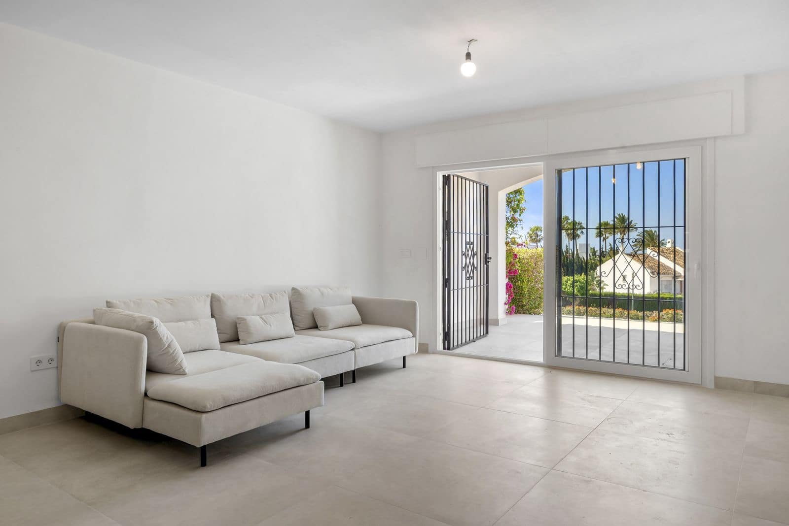 3 sypialnia Apartament na sprzedaż w Nueva Andalucia - 875 000 € (Ref: 10020557)