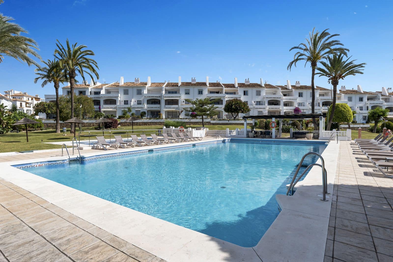 3 sypialnia Apartament na sprzedaż w Nueva Andalucia - 875 000 € (Ref: 10020557)