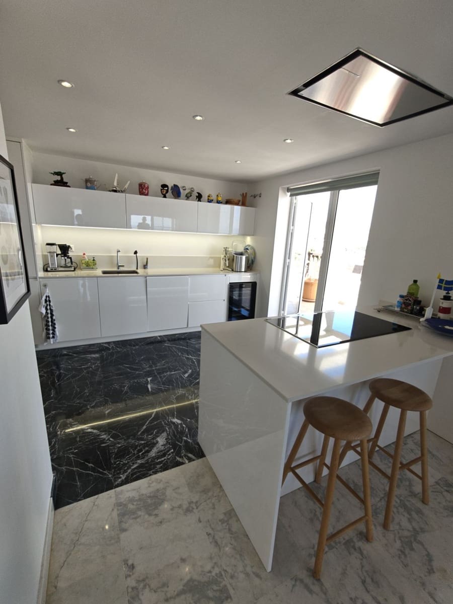 3 bedroom Penthouse for sale in Benalmadena Costa - € 675,000 (Ref: 10020558)